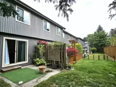 33 41450 Government Road, Squamish, BC, Squamish — Townhouse for sale