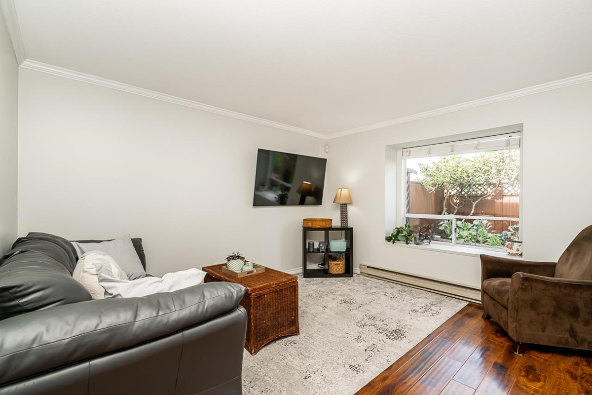 Breakfast Nook Photo of 9 20625 118 Avenue, Maple Ridge, BC