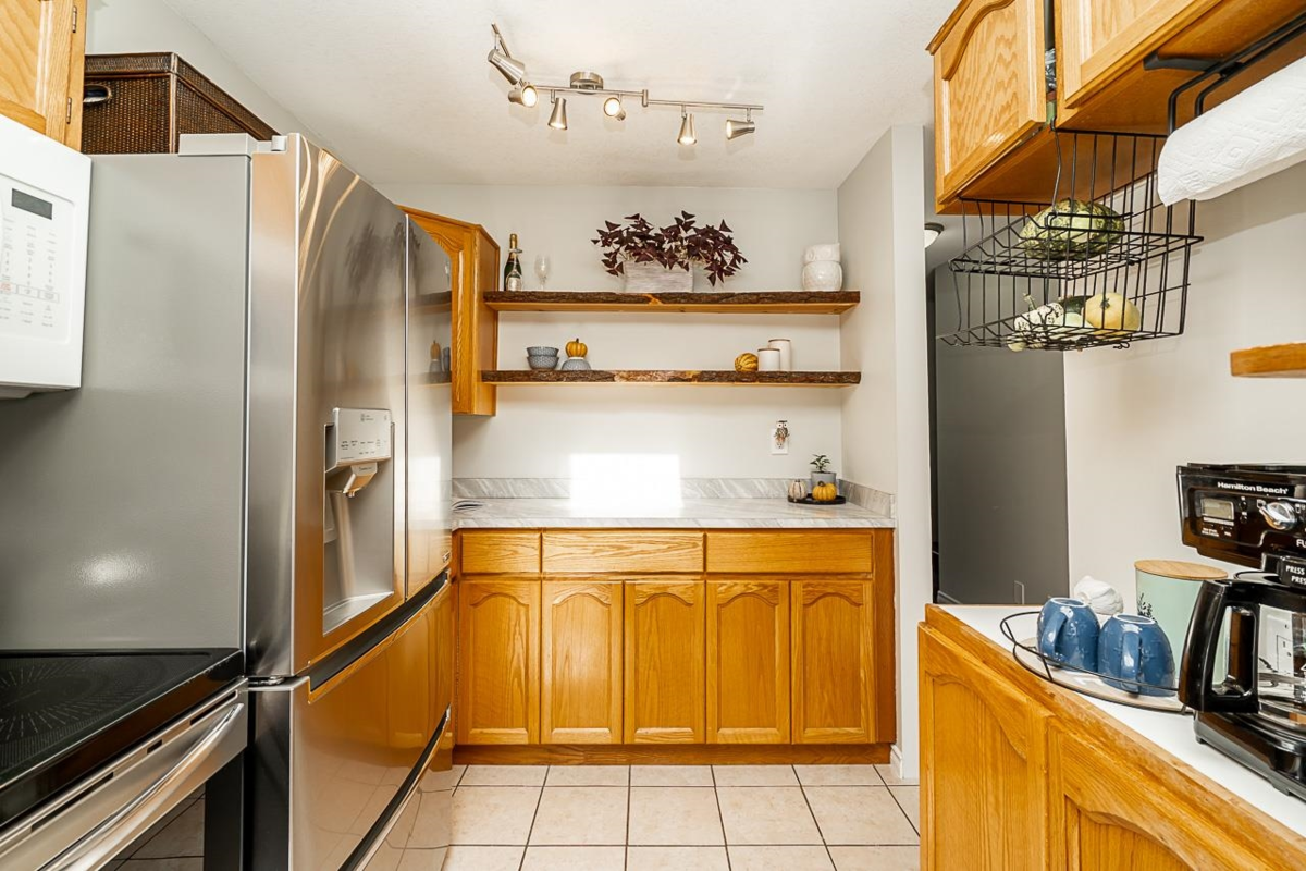 Dining Area Photo of 9 20625 118 Avenue, Maple Ridge, BC