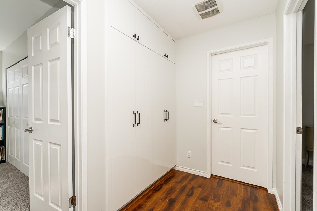 Guest Bathroom Photo of 9 20625 118 Avenue, Maple Ridge, BC