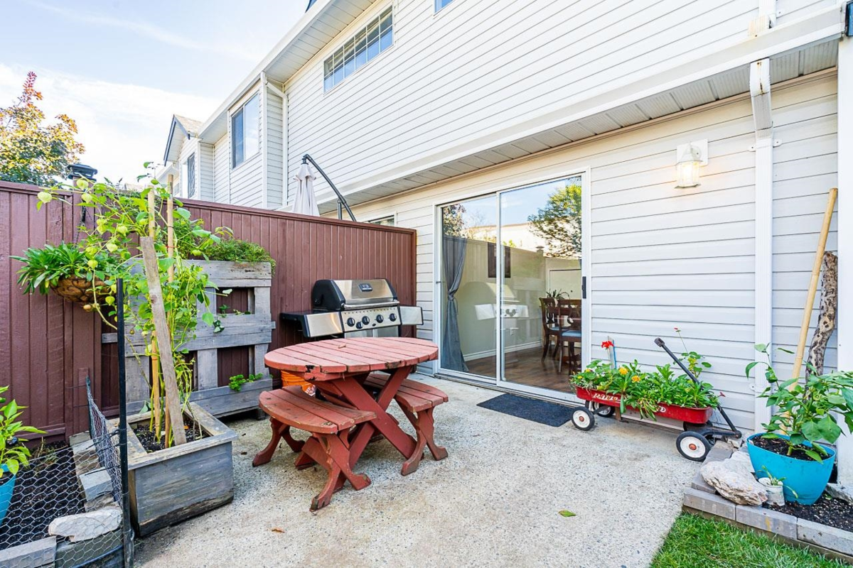 Hallway Photo of 9 20625 118 Avenue, Maple Ridge, BC