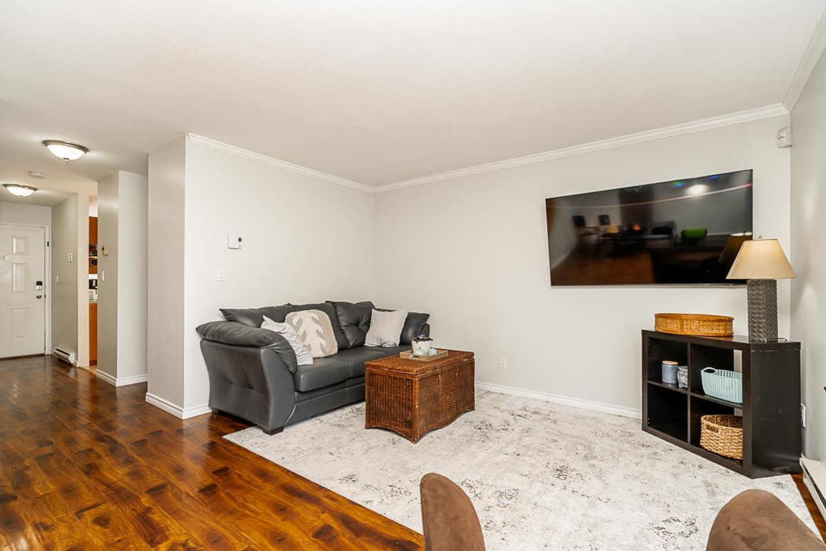 Kitchen Photo of 9 20625 118 Avenue, Maple Ridge, BC