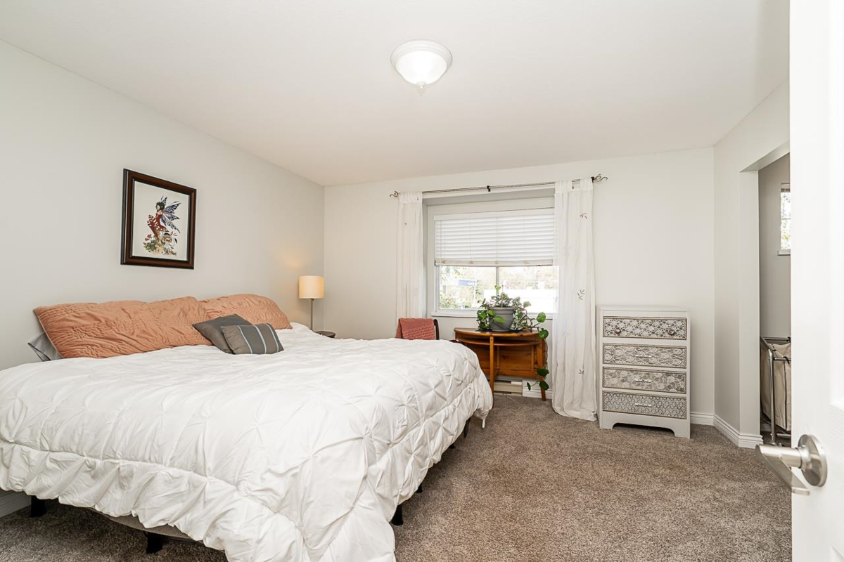 Primary Bathroom Photo of 9 20625 118 Avenue, Maple Ridge, BC