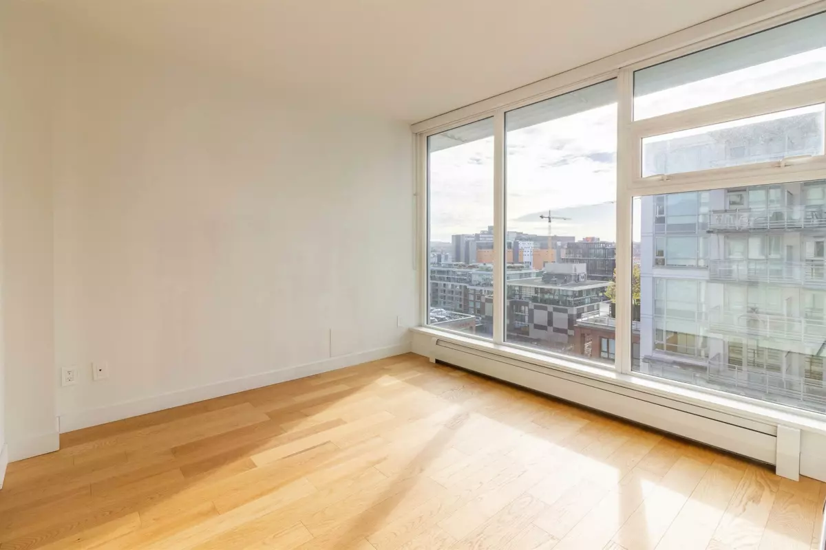 Entry Foyer Photo of 1810 188 Keefer Street, Vancouver, BC