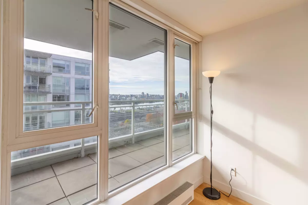 Primary Bedroom Photo of 1810 188 Keefer Street, Vancouver, BC