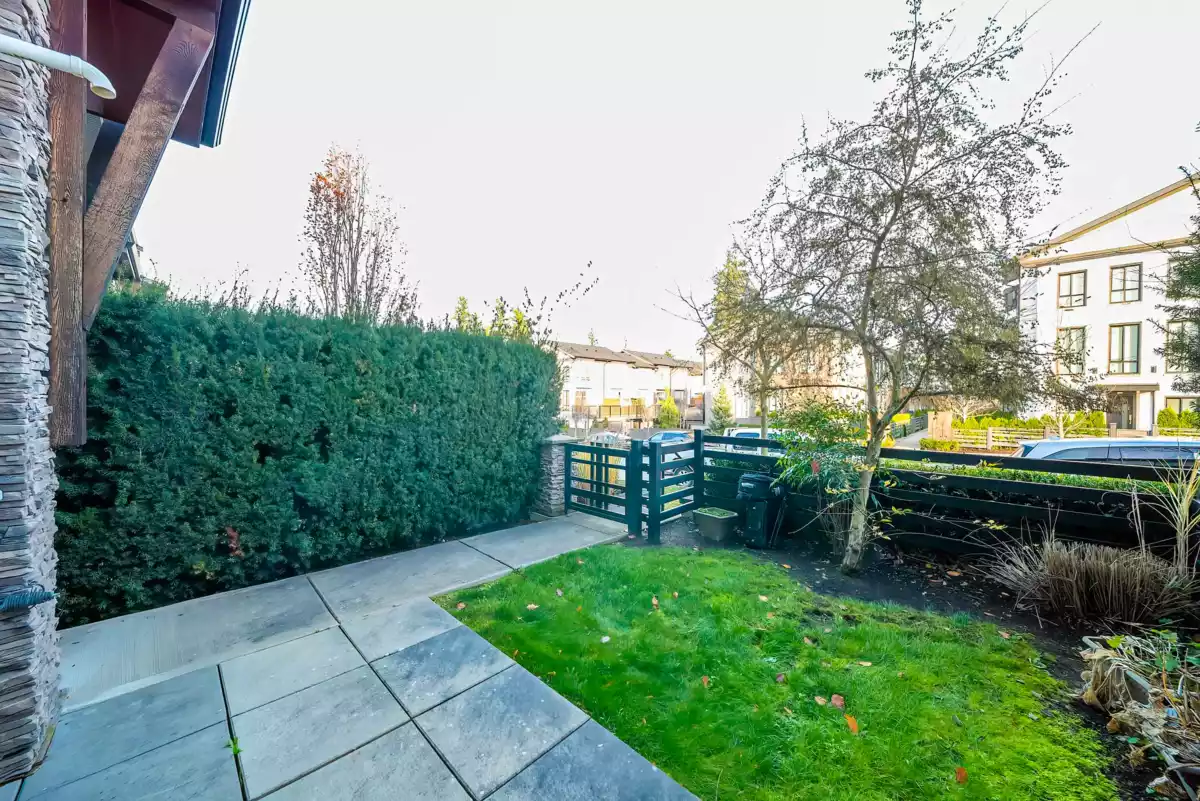 Family Room Photo of 62 2687 158 Street, Surrey, BC