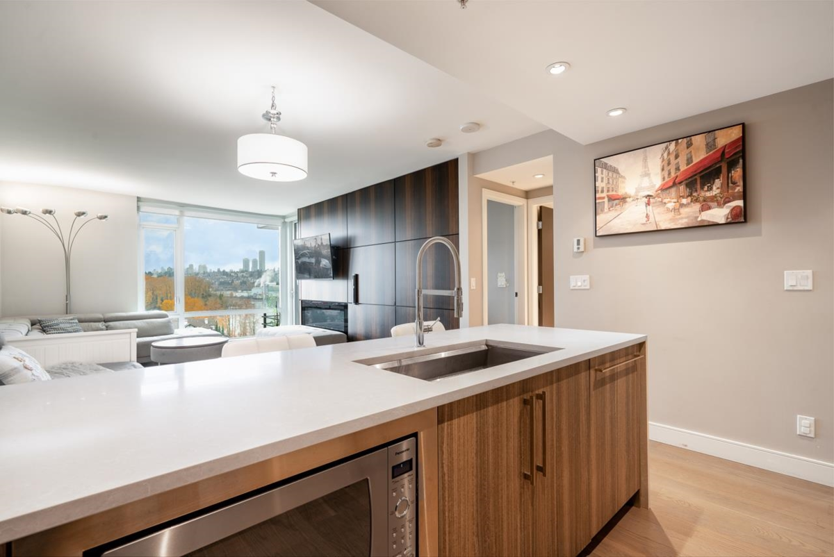 Breakfast Nook Photo of 1302 210 Salter Street, New Westminster, BC