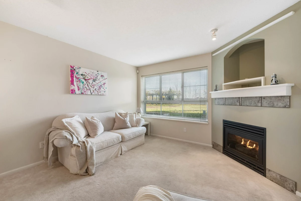 Dining Area Photo of 109 6336 197 Street, Langley, BC