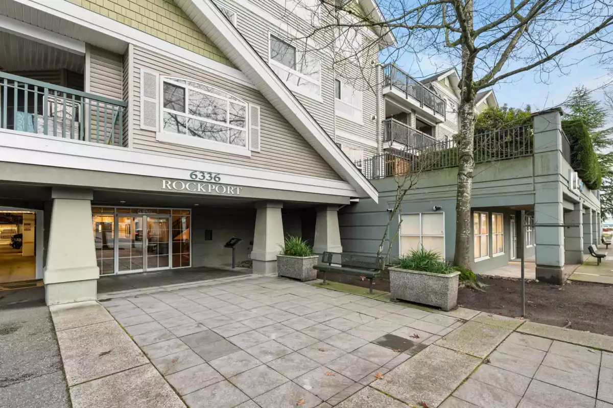 Living Room Photo of 109 6336 197 Street, Langley, BC