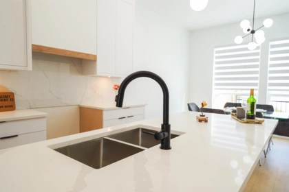Kitchen Island Photo of 20482 76 Avenue, Langley, BC