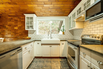 Office / Den Photo of 25745 Lougheed Highway, Maple Ridge, BC