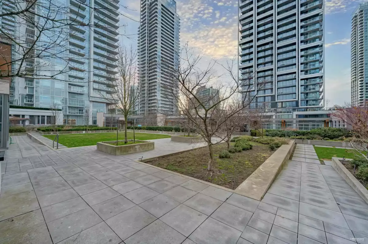 Garage Interior Photo of 2109 4688 Kingsway Way, Burnaby, BC