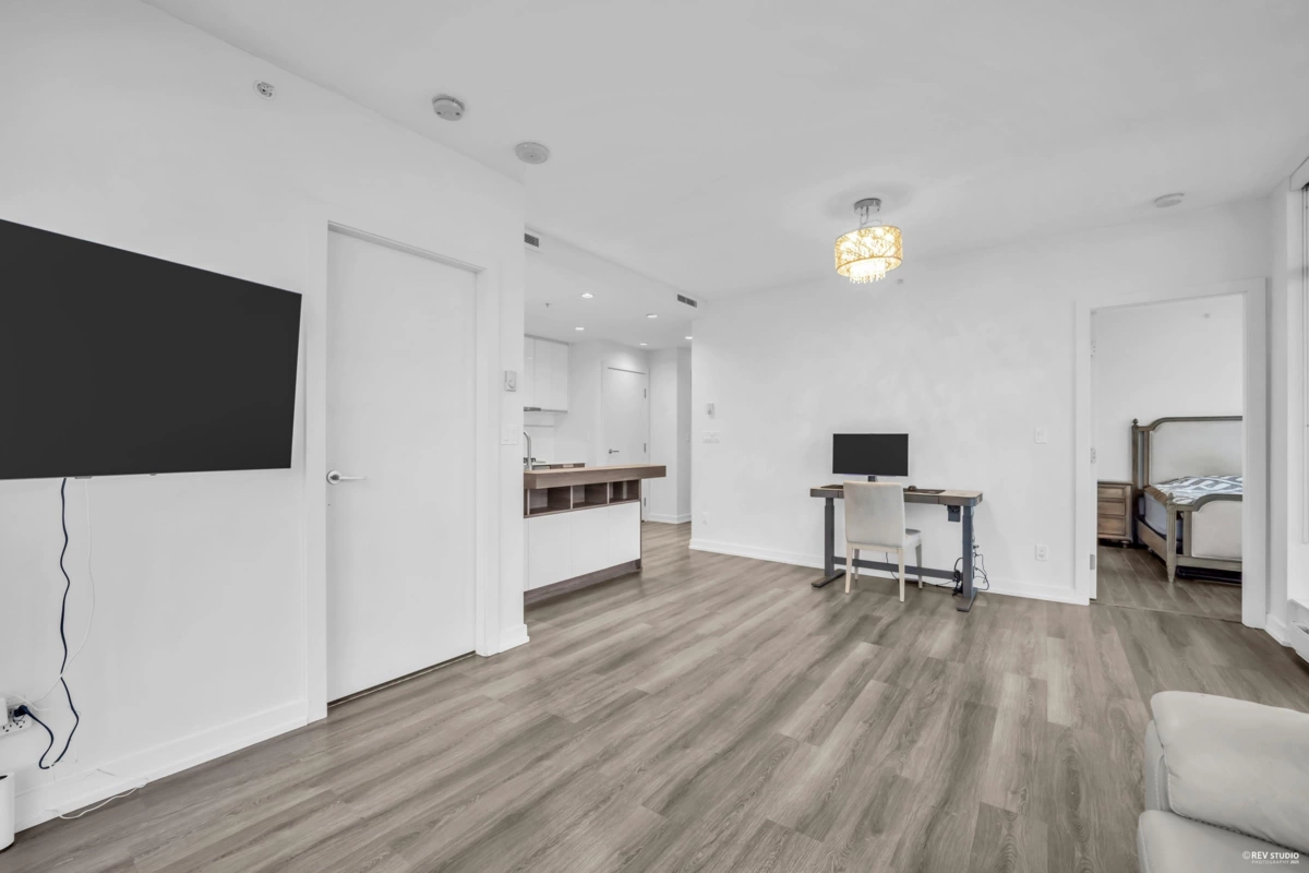 Kitchen Photo of 2109 4688 Kingsway Way, Burnaby, BC