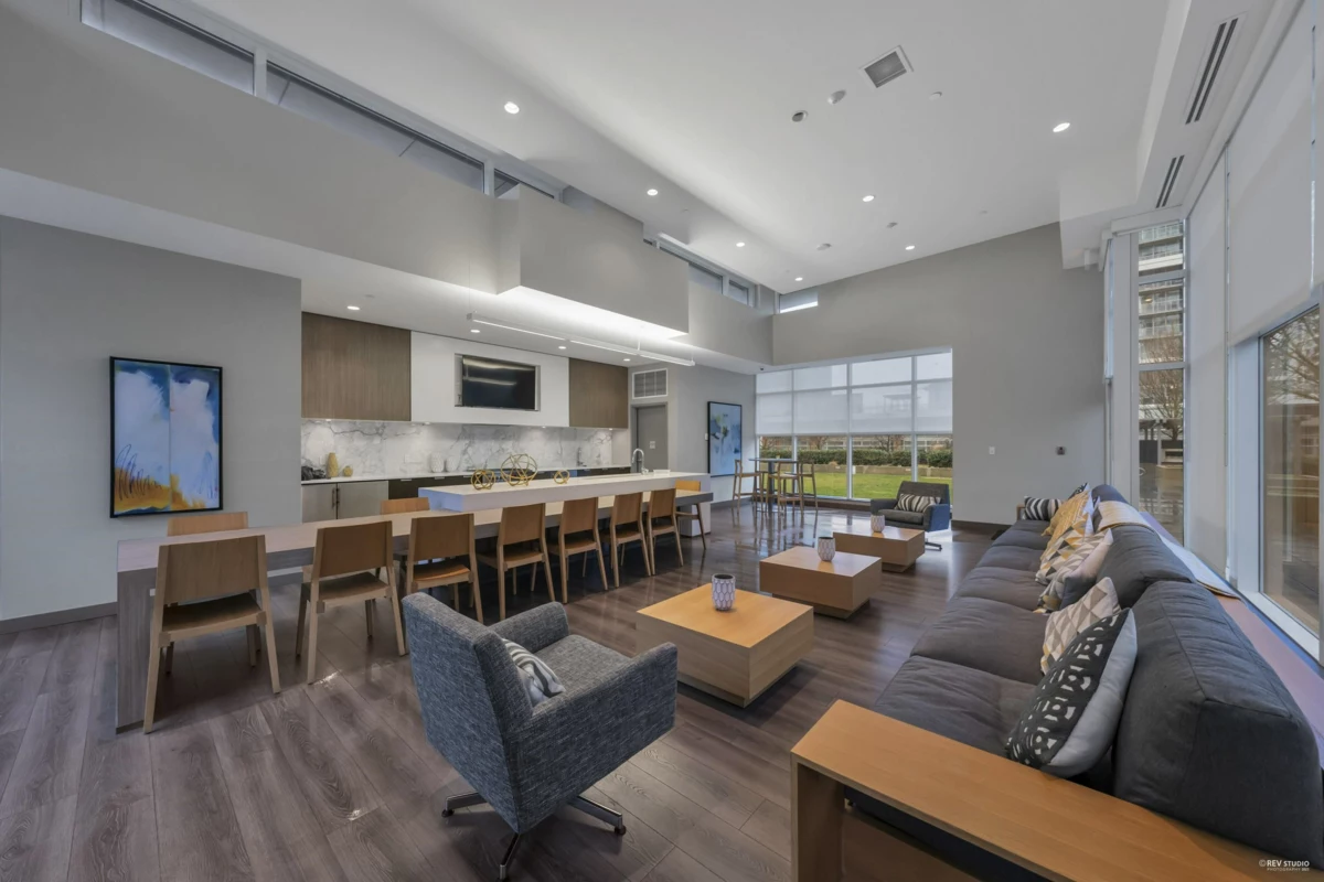 Swimming Pool Photo of 2109 4688 Kingsway Way, Burnaby, BC