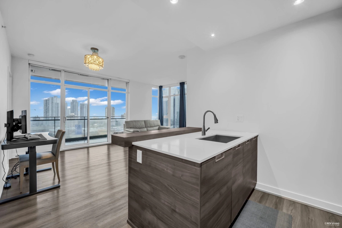 Walk-In Closet Photo of 2109 4688 Kingsway Way, Burnaby, BC