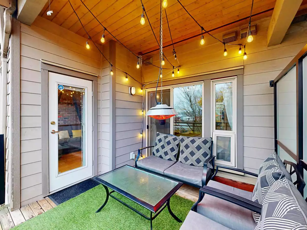 Hot Tub / Spa Photo of 208 250 Salter Street, New Westminster, BC