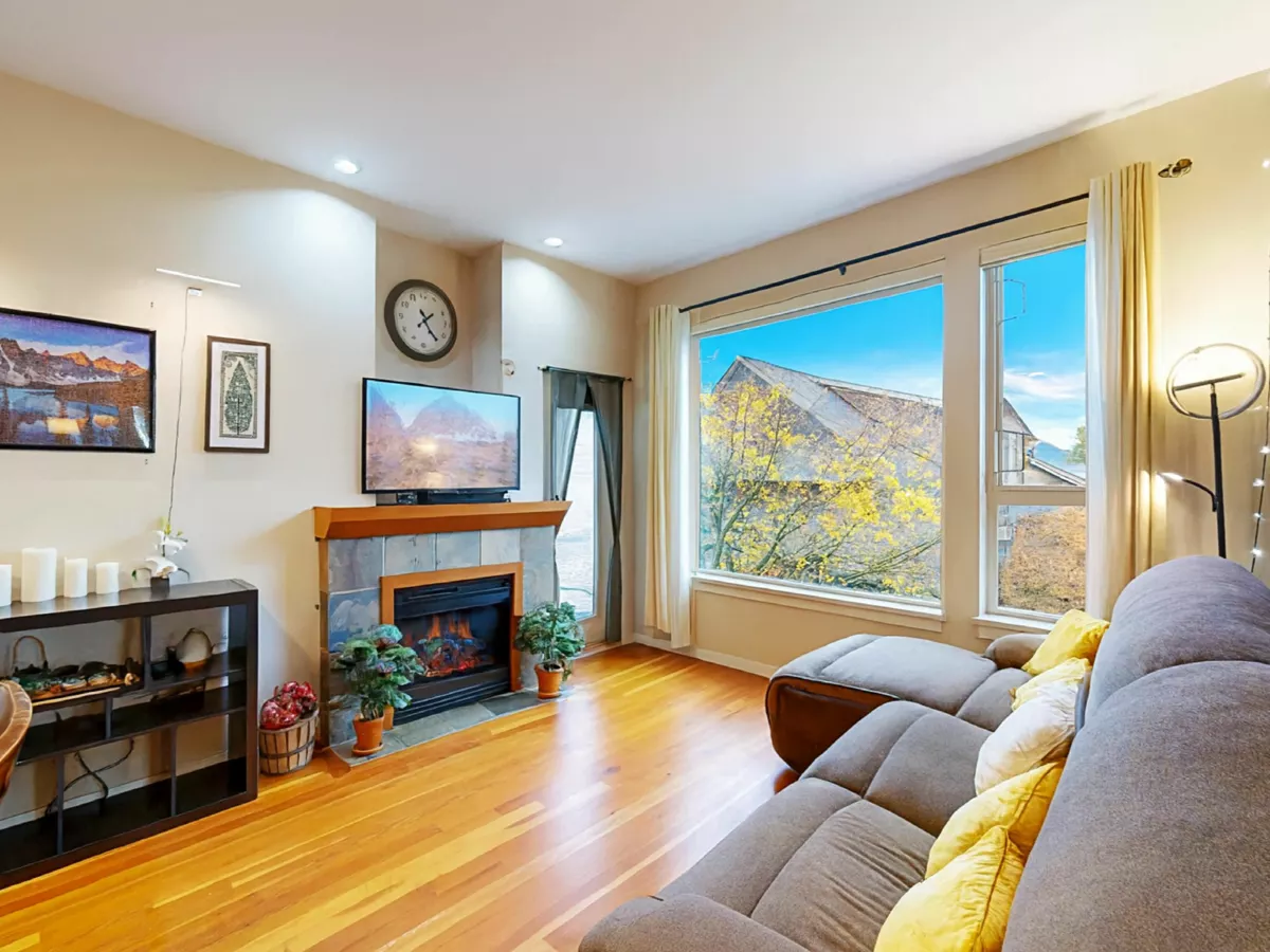 Primary Bathroom Photo of 208 250 Salter Street, New Westminster, BC