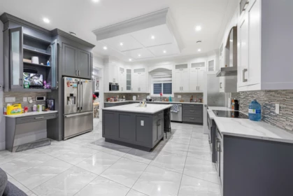 Kitchen Photo of 6637 121a Street, Surrey, BC