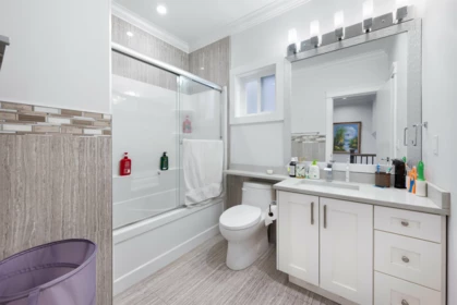 Mudroom Photo of 6637 121a Street, Surrey, BC