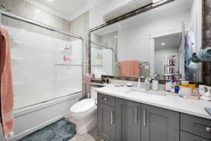 Powder Room Photo of 6637 121a Street, Surrey, BC