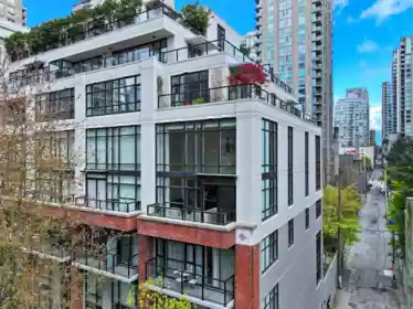 Backyard Photo of 403 988 Richards Street, Vancouver, BC