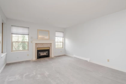 304 1488 Merklin Street, White Rock, BC, White Rock — Apartment/Condo for sale