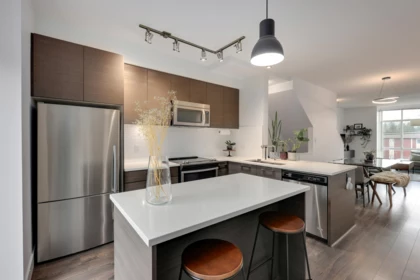 Kitchen Island Photo of 5 909 Clarke Road, Port Moody, BC