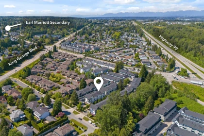 Front Yard Photo of 9 16323 15 Avenue, Surrey, BC