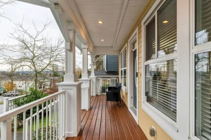 Front Yard Photo of 2 312 Casey Street, Coquitlam, BC