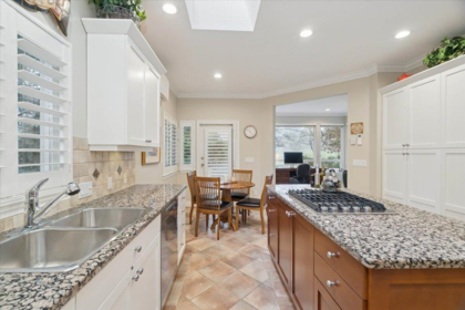 Kitchen Island Photo of 65 3355 Morgan Creek Way, Surrey, BC