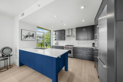 301 15445 Vine Avenue, Surrey, BC