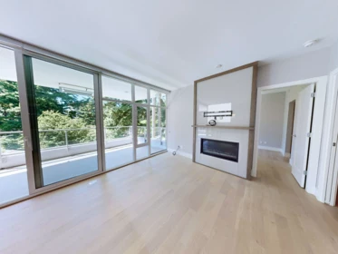 Breakfast Nook Photo of 305 1501 Vidal Street, White Rock, BC
