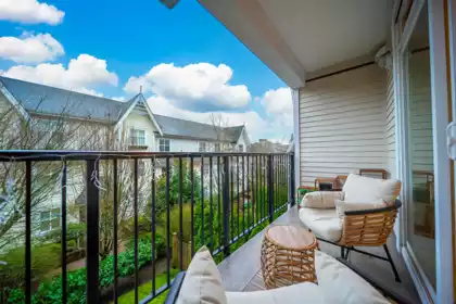 206 7250 18th Avenue, Burnaby, BC