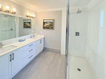 Powder Room Photo of 15555 38a Avenue, Surrey, BC