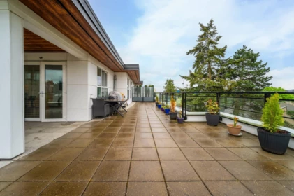 PH2 7988 Yukon Street, Vancouver, BC