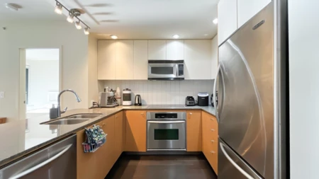 303 750 W 12th Avenue, Vancouver, BC, Vancouver — Apartment/Condo for sale