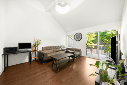 Breakfast Nook Photo of 4707 Cedarglen Place, Burnaby, BC