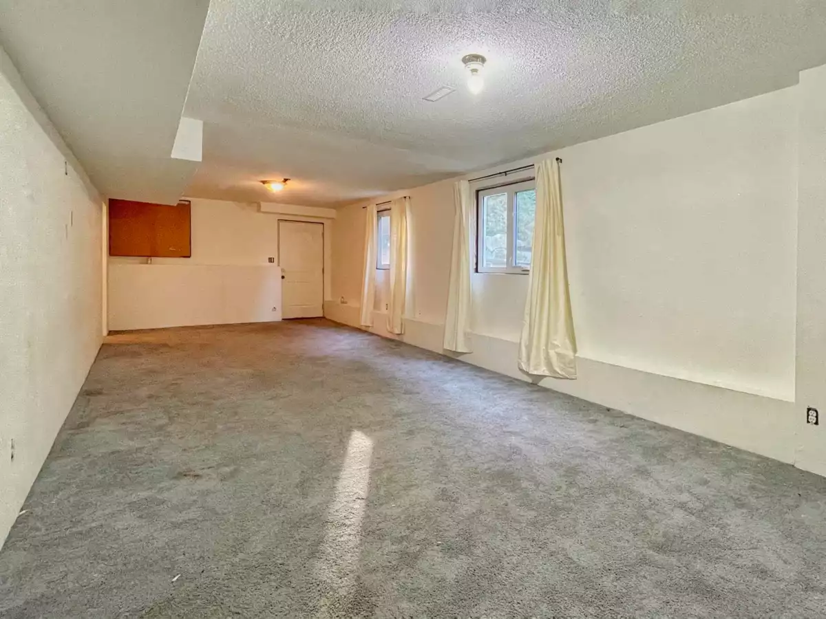 Basement Recreation Room Photo of 32492 Cherry Avenue, Mission, BC