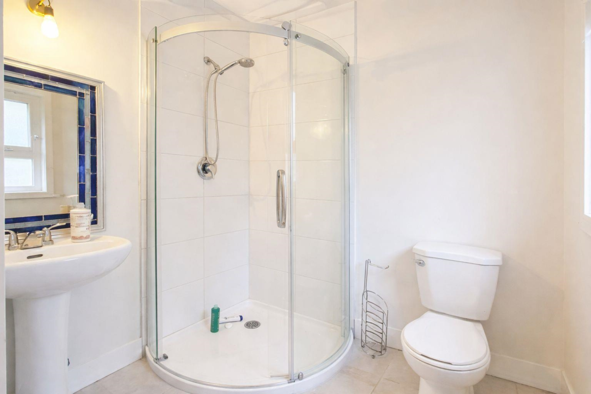 Powder Room Photo of 32492 Cherry Avenue, Mission, BC