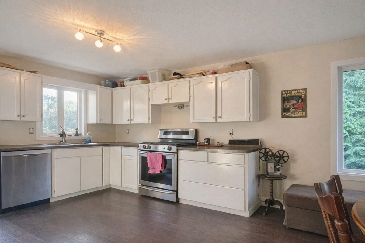 Walk-In Closet Photo of 32492 Cherry Avenue, Mission, BC