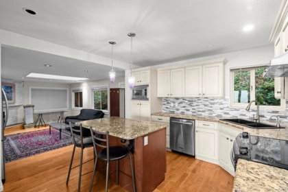 Breakfast Nook Photo of 661 Andover Crescent, West Vancouver, BC