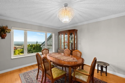Kitchen Island Photo of 661 Andover Crescent, West Vancouver, BC