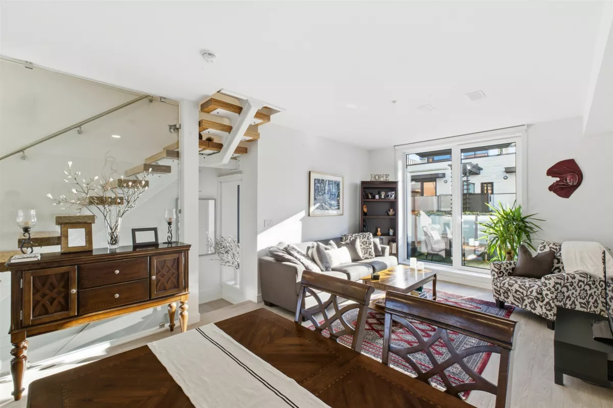 Dining Area Photo of 33 720 E 3rd Street, North Vancouver, BC