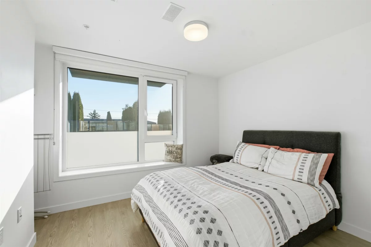 Primary Bathroom Photo of 33 720 E 3rd Street, North Vancouver, BC