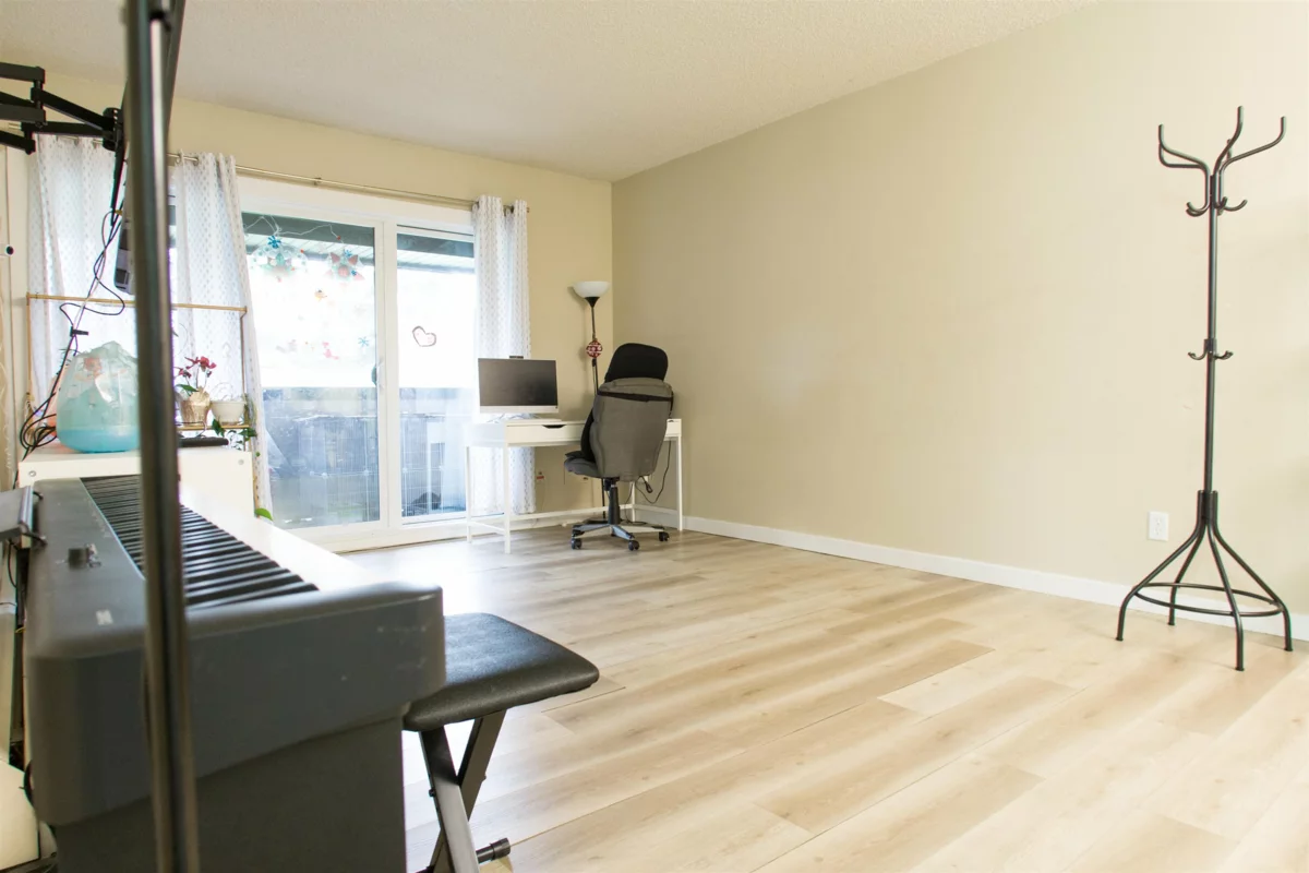 Breakfast Nook Photo of 112 3411 Springfield Drive, Richmond, BC