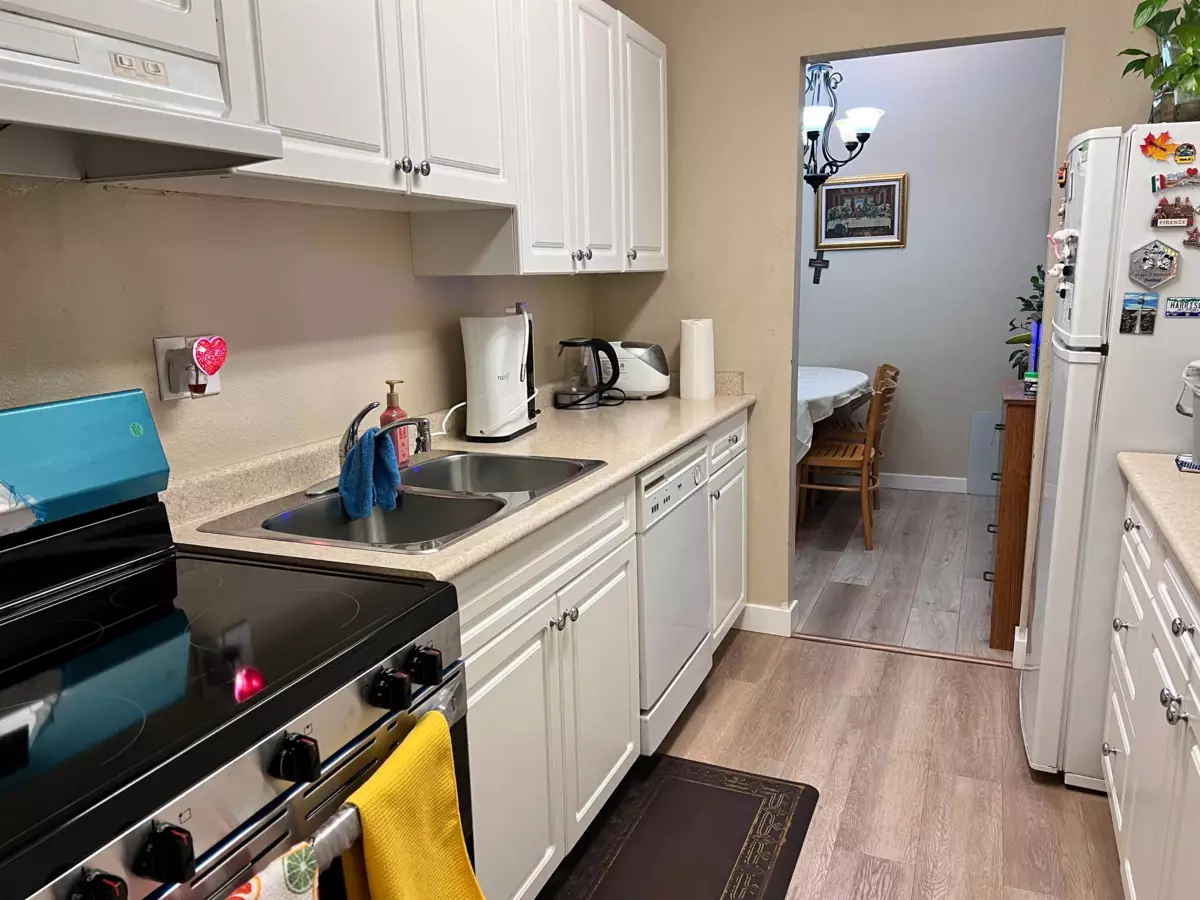 Primary Bathroom Photo of 112 3411 Springfield Drive, Richmond, BC