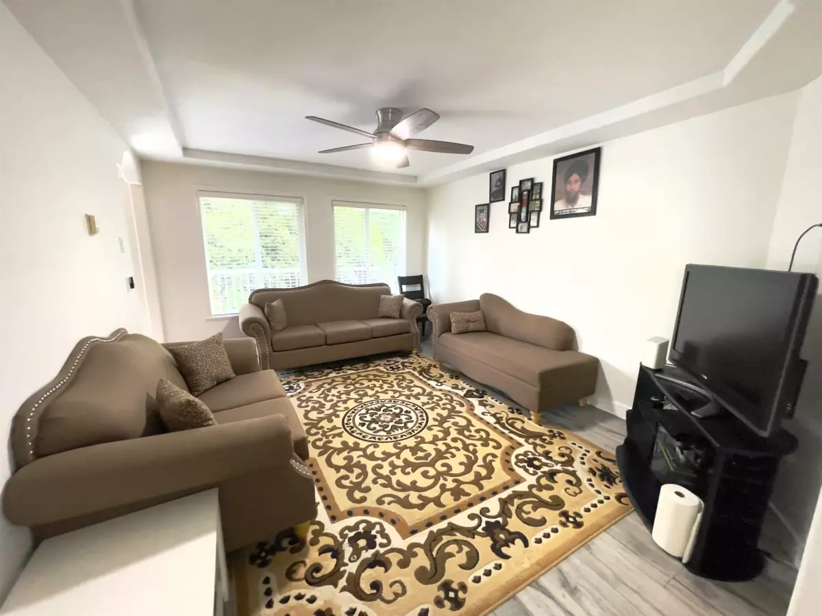 Walk-In Closet Photo of 31638 Harmony Court, Abbotsford, BC