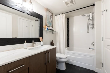 Hallway Photo of 309 15735 Croydon Drive, Surrey, BC