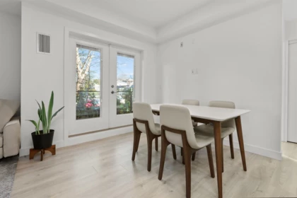 101 2688 Duke Street, Vancouver, BC, Vancouver — Apartment/Condo for sale