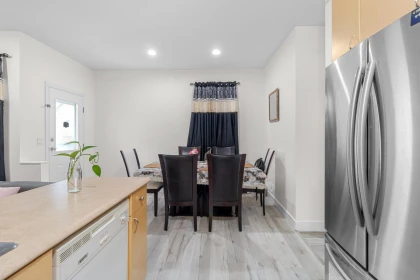 Kitchen Island Photo of 12625 Hampton Court, Surrey, BC